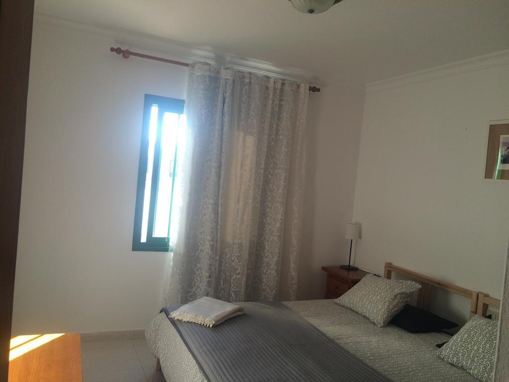 Alhambra Apartamentos تياس الغرفة الصورة