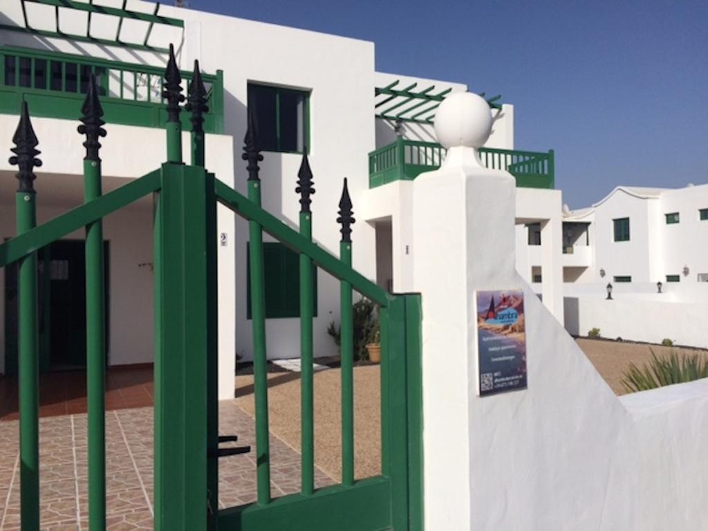 Alhambra Apartamentos تياس الغرفة الصورة